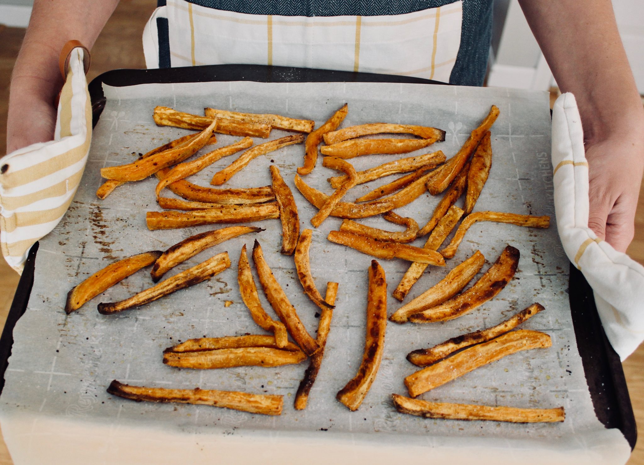 Seasoned Baked Sweet Potato Fries. - The Pretty Bee