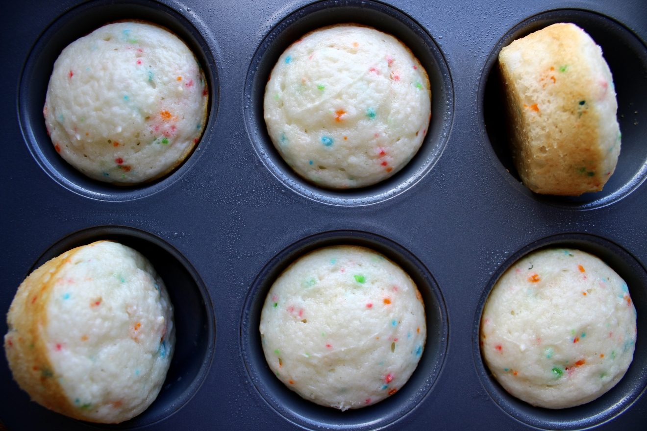 Greek Yogurt Funfetti Cupcakes The Hungry Lyoness