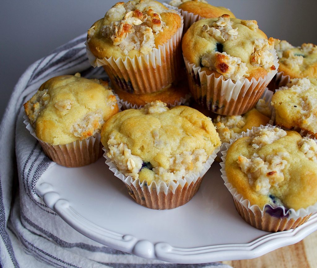 Blueberry Muffins With Cream Cheese Streusel - The Hungry Lyoness